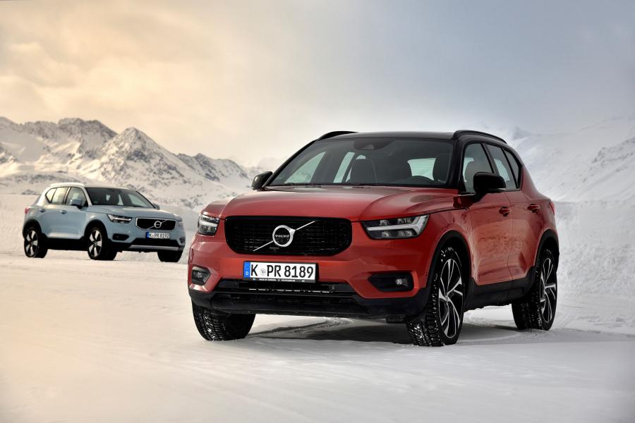  Volvo XC40 D4 R-Design 2017 года  (WW) (фото 44 из 44)